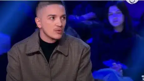 “Është në gjendje të rënduar”/ Mamaja e Inës kundër Keijsit? E zbulon miku i saj i ngushtë