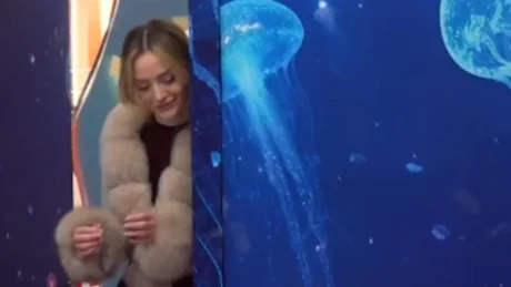 “Të dua”/ Çfarë po ndodh mes Selin dhe Mirit? (VIDEO)