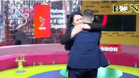 “Të ka mallkuar Zoti”- Reagon familja e Stenaldos pas ofendimit të Rogertit